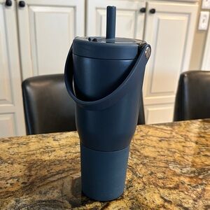 BrüMate Blue Insulated Tumbler with Handle,little stain see last pic